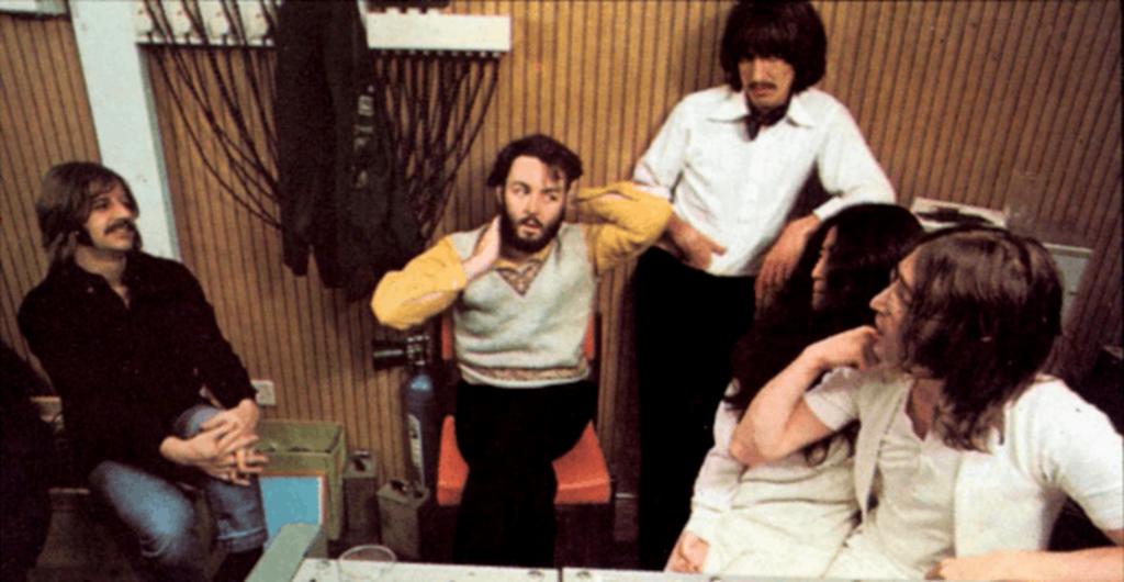 Peter Jackson ha vuelto a la sala de montaje para continuar con el ingente trabajo que supone reducir las 56 horas de material inédito con el que está construyendo el documental The Beatles: Get Back, que se estrenará finalmente en agosto de 2021.  (ESPECIAL) 