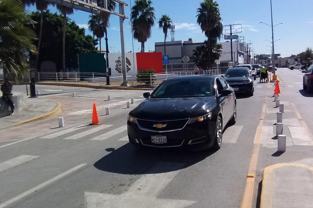 Autoridades del municipio de Piedras Negras dieron a conocer que, en un lapso de cuatro días, ingresaron a México más de 13 mil vehículos provenientes de los Estados Unidos. (ARCHIVO)