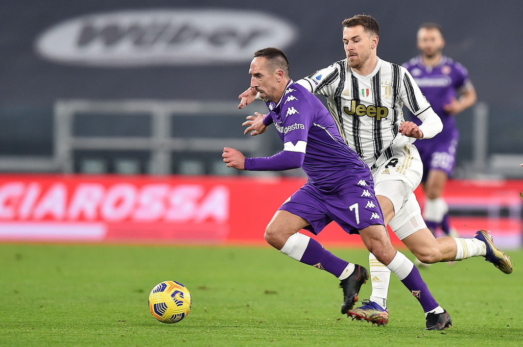 Juventus perdió su primer partido de la temporada al caer sorpresivamente 3-0 con la Fiorentina, que se alejó de la parte baja de la tabla. (EFE)
