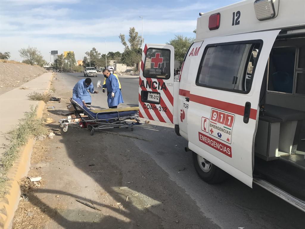 Un octogenario resultó lesionado de gravedad tras ser arrollado por un vehículo que se dio a la fuga en la colonia Nueva Rosita de Torreón. (EL SIGLO DE TORREÓN)