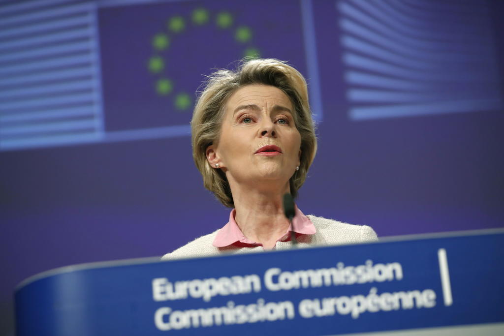 La presidenta de la Comisión Europea (CE), Ursula von der Leyen, anunció este jueves que la Unión Europea (UE) y el Reino Unido han llegado a un acuerdo 'justo y equilibrado' sobre su relación comercial tras el Brexit, lo que permite dejarlo 'atrás'. (EFE) 