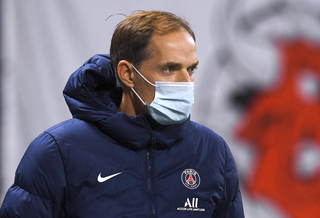 El París Saint-Germain anunció este jueves la destitución del entrenador Thomas Tuchel, a medio año de que terminara su última temporada de contrato con el club de la capital, según adelanto la web del diario L'Équipe. (ARCHIVO)
