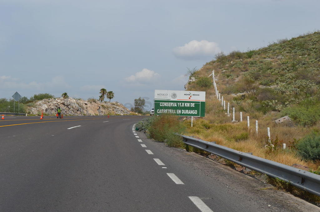 Familia sufre volcadura en carretera a León Guzmán, el padre de familia murió al salir proyectado de la camioneta; madre e hijo resultaron lesionados. (ARCHIVO) 