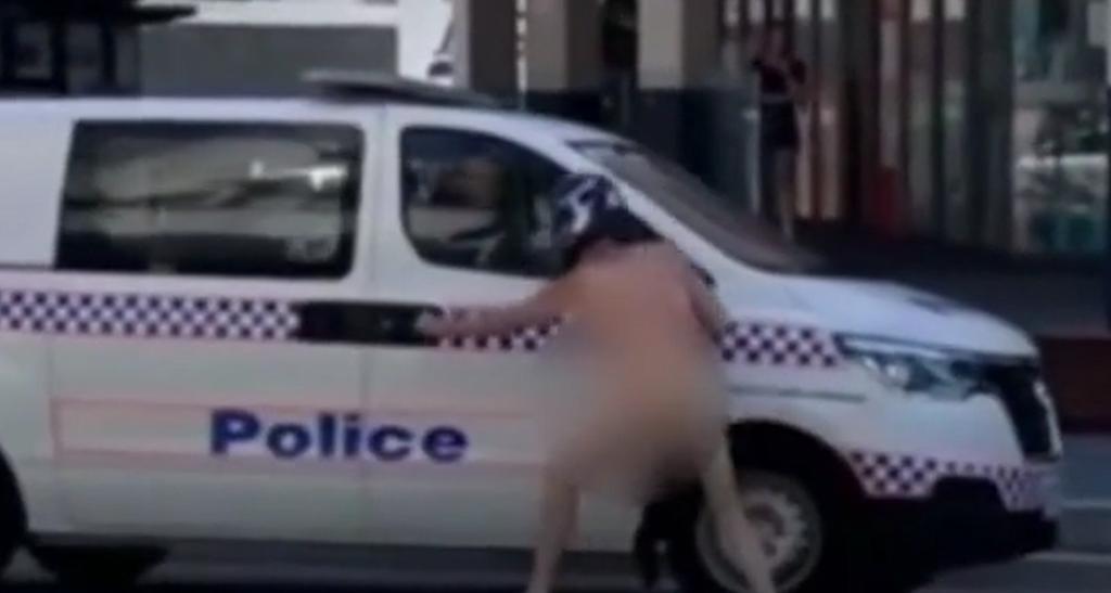 El hombre supuestamente estaba sufriendo un episodio psicótico (CAPTURA)