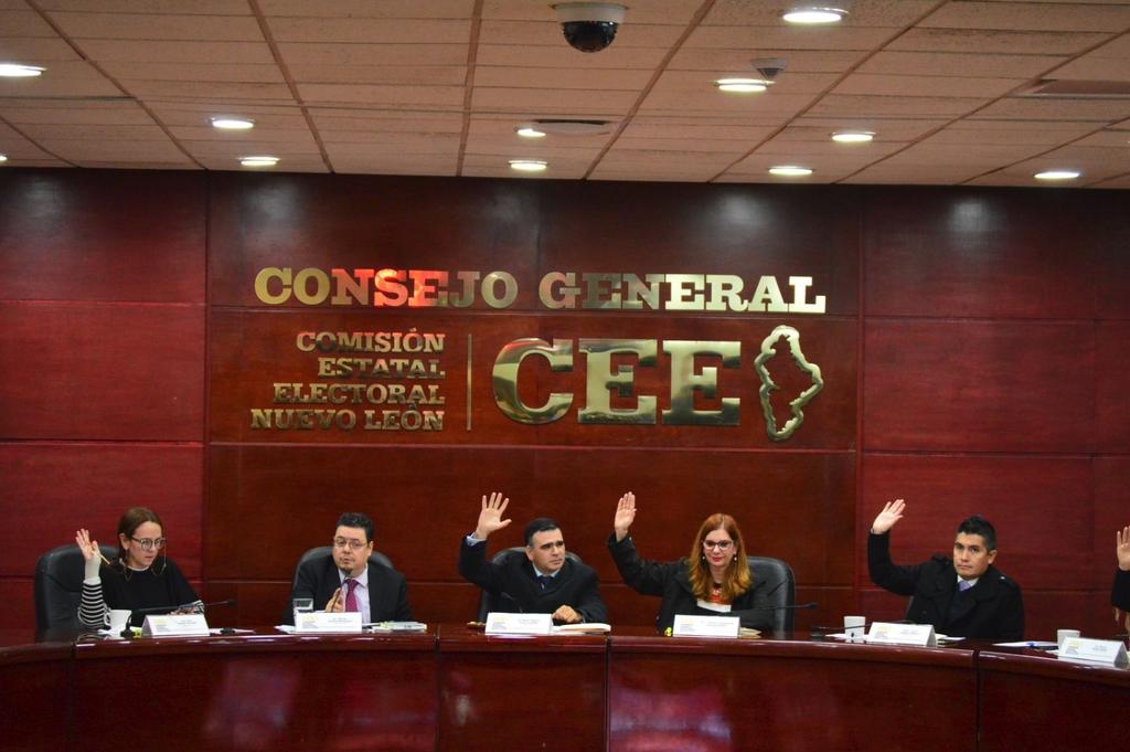 En sesión, el Consejo General de la Comisión Estatal Electoral en Nuevo León declaró improcedente las quejas interpuestas.