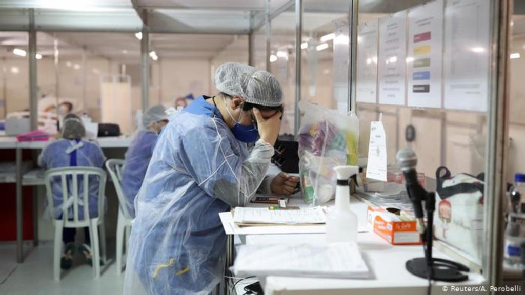 Desde el inicio de la pandemia en Coahuila, un total de 6,800 trabajadores de a salud se han infectado y 60 de ellos han muerto, informó el Gobierno de Coahuila. (ARCHIVO)