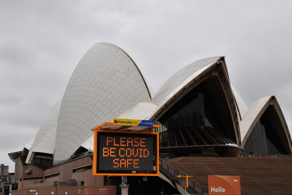 Las autoridades australianas endurecieron este miércoles las medidas de restricción social en Sídney de cara a la celebración de año nuevo a raíz del rebrote de la COVID-19 en varios puntos de la urbe, la más poblada del país. (AGENCIAS)