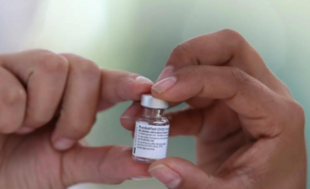 Autoridades de la Secretaría de Salud mexiquense resaltaron 'que la vacuna en esta primera etapa de su aplicación, solo se le proporcionará al personal médico del Estado de México, que se encuentra en la primera línea de atención a pacientes afectados por el COVID-19'.
(ARCHIVO)