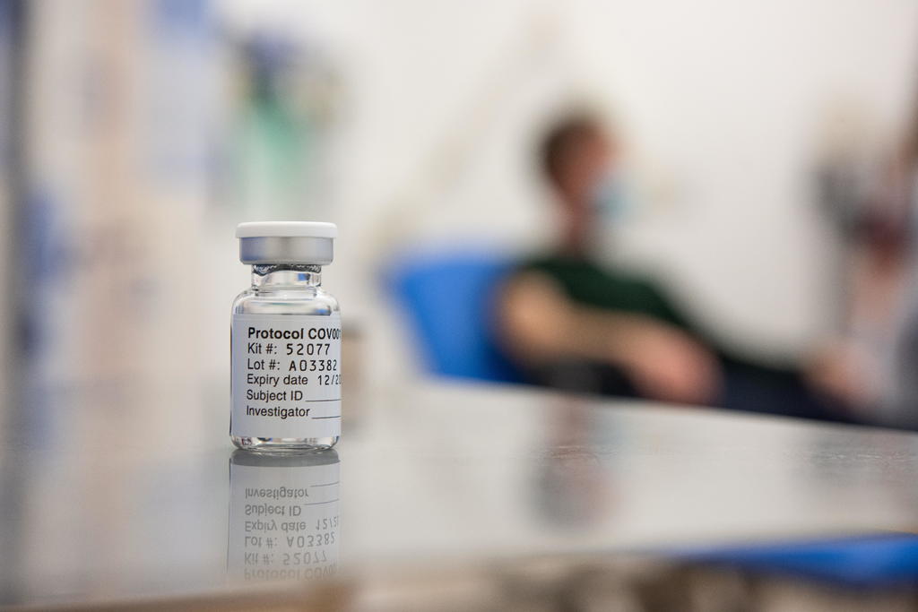  La Dirección Nacional de Medicamentos de El Salvador autorizó la importación, distribución y uso de la vacuna contra la COVID-19 de la farmacéutica AstraZeneca, según lo informó este miércoles la entidad en un comunicado. (AGENCIAS) 