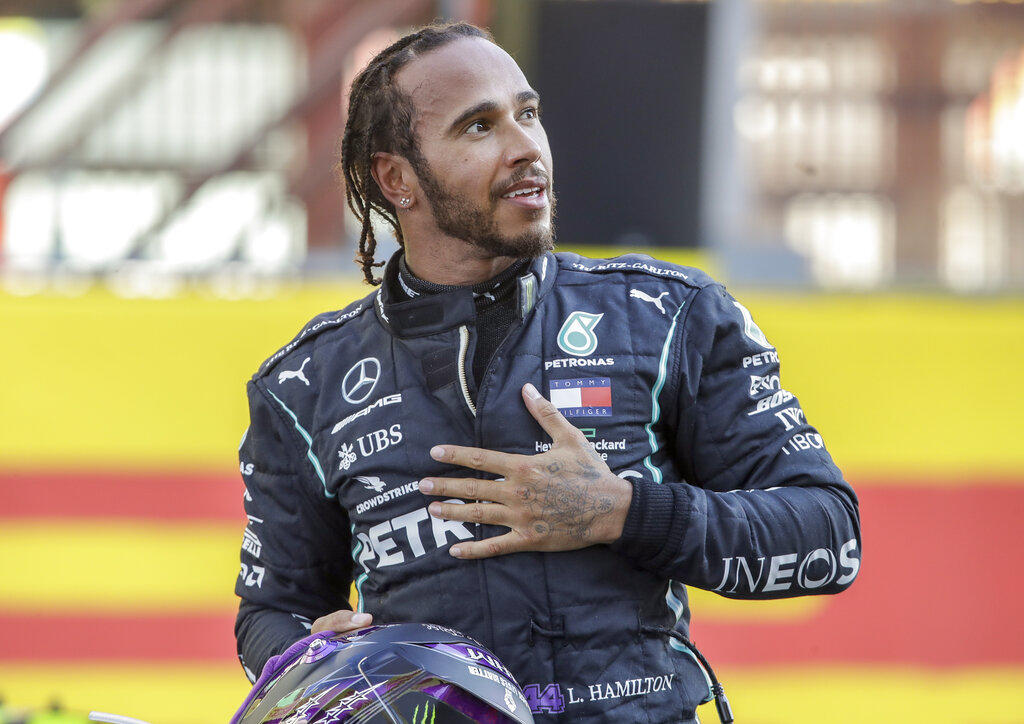 Lewis Hamilton se convirtió este año en siete veces campeón de la Fórmula Uno. Y ahora puede también llamarse “Sir”. (AGENCIAS)