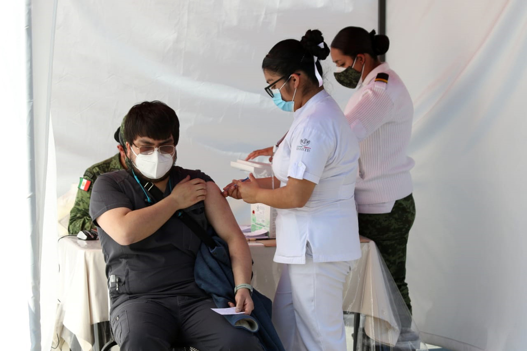 México ha recibido un total de 53 mil 625 dosis de la vacuna de Pfizer contra el COVID-19.