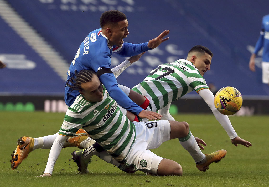 El clásico escocés fue muy disputado y cerrado en el Ibrox Stadium. (Especial) 