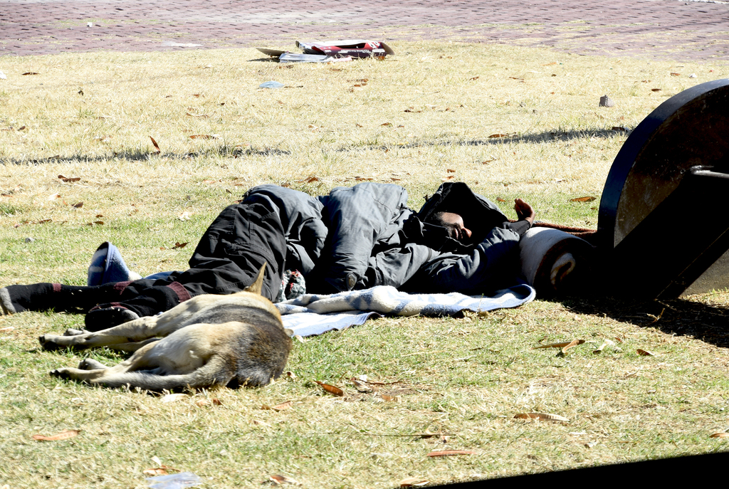 Las autoridades se han enfocado en ofrecer refugio de las bajas temperaturas a las personas en situación de calle en Torreón. (EL SIGLO DE TORREÓN)