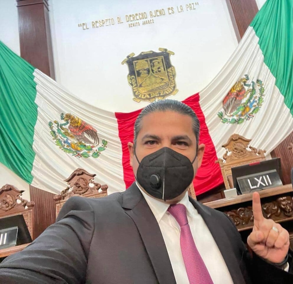 El 1 de enero comenzó la LXII Legislatura de Coahuila, donde se encontraban Fernández y Flores.
