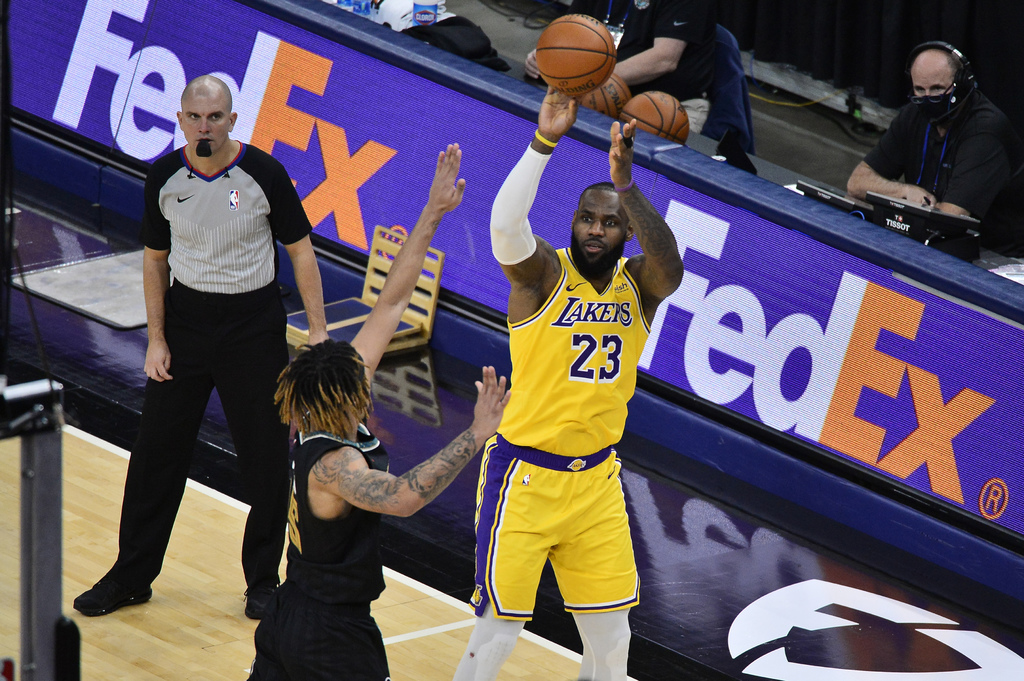 Lebron James Y Anthony Davis Lucen En Triunfo De Lakers 8849