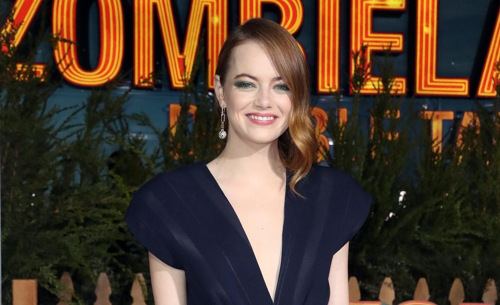 Nuevo integrante. La actriz Emma Stone y Dave McCary se casaron en privado en 2020; ahora esperan a su primer bebé. (ARCHIVO) 