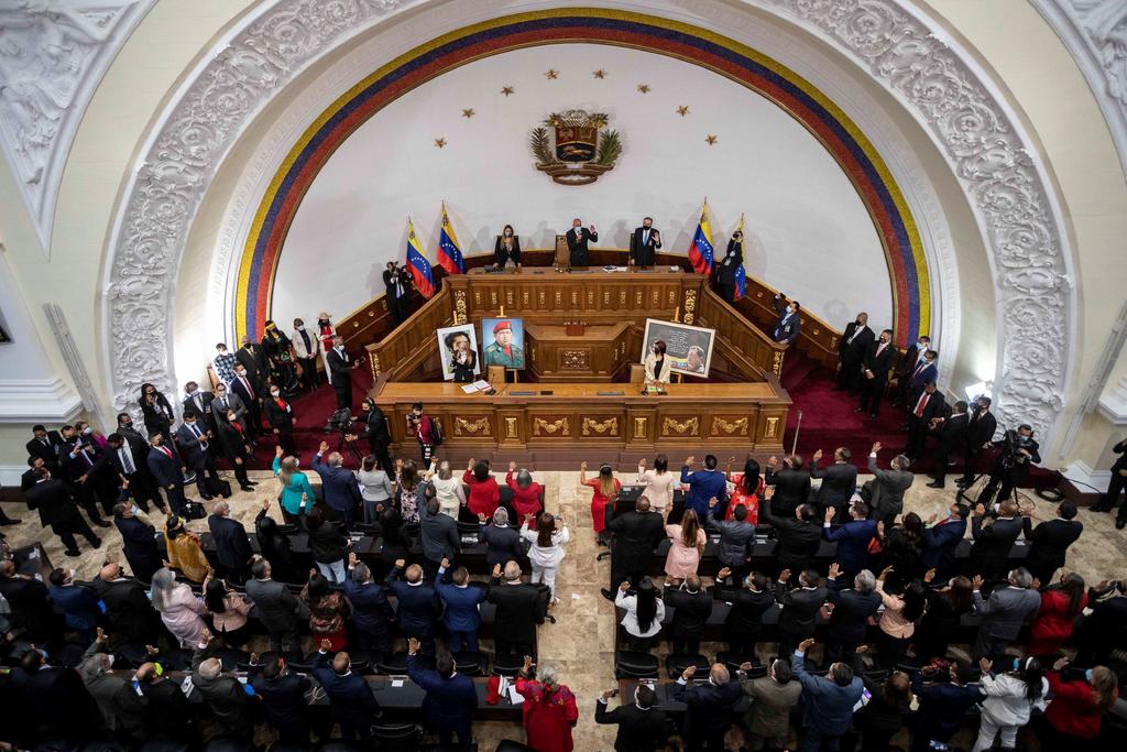 El Parlamento de Venezuela, de contundente mayoría oficialista, creó este jueves una comisión especial que impulsará un nuevo mecanismo de diálogo político en el país, que atraviesa por una acuciante crisis que ya supera el lustro. (ARCHIVO) 