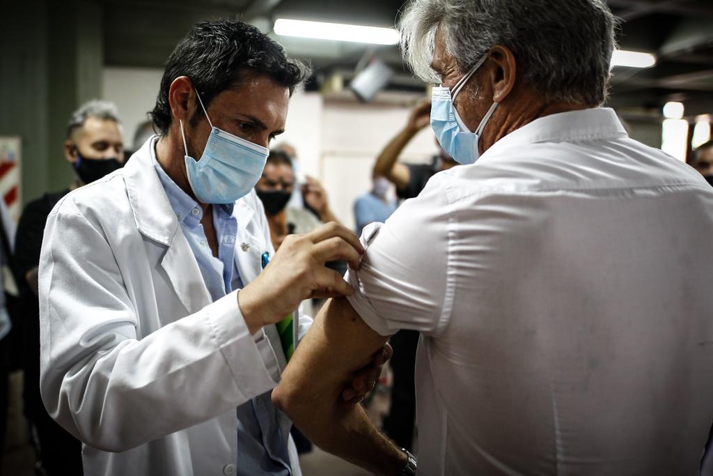 Las autoridades sanitarias de México calificaron este jueves de 'muy productivo' el viaje que realizaron a Argentina para traer la vacuna rusa Sputnik V y aplicarla en su país. (ARCHIVO)