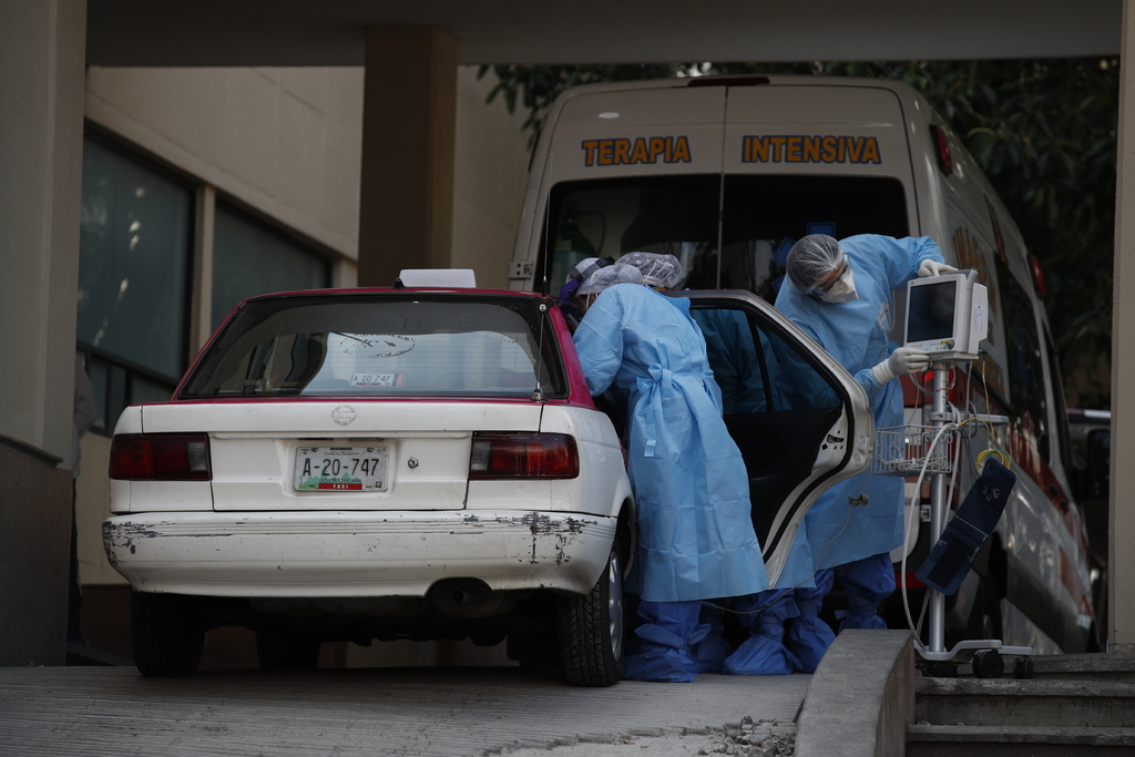 La mayoría de los hospitales del Valle de México no pueden recibir pacientes COVID-19 debido a que se encuentran saturados. (AP)