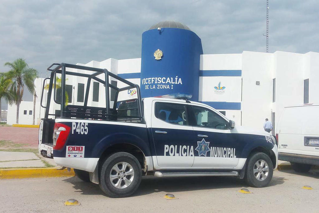 Agentes de la Dirección de Seguridad y Protección Ciudadana de Gómez Palacio realizaron la detención de Felipe “NN”, de 32 años de edad, posible responsable del delito de intento abuso sexual. (ESPECIAL)
