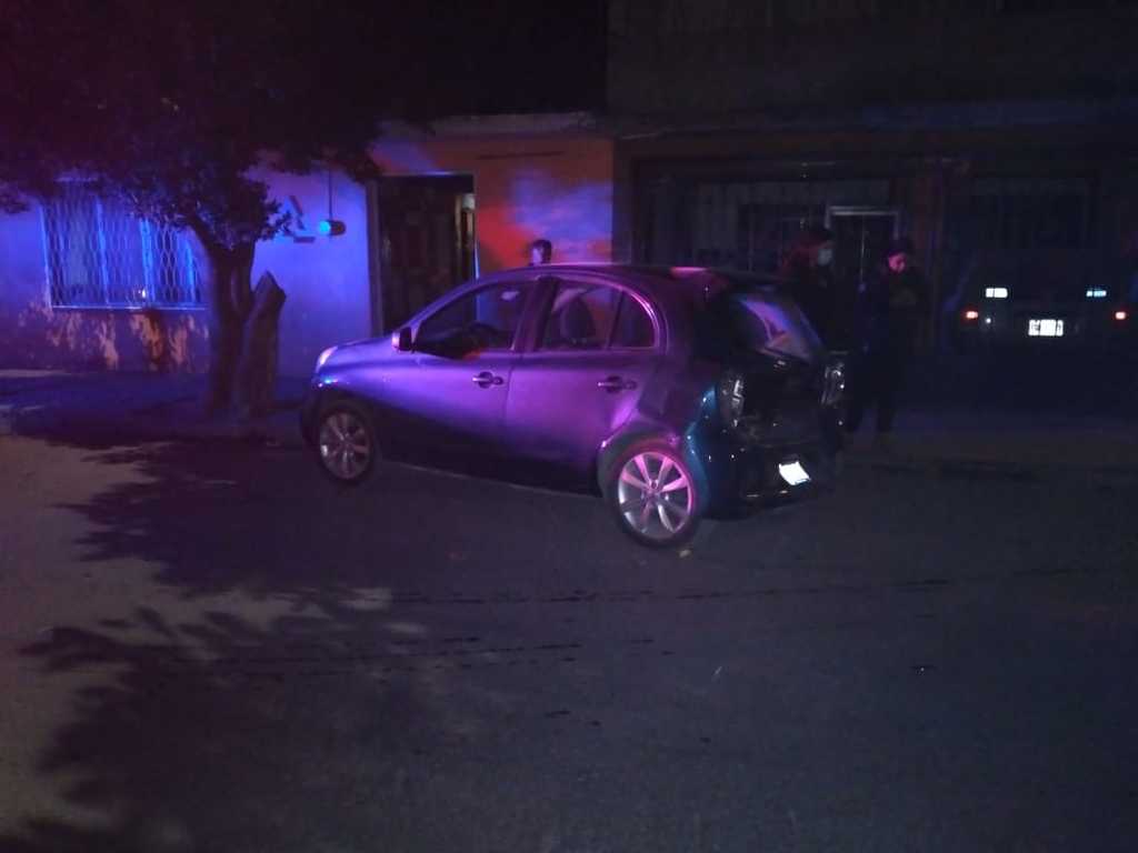 El accidente se dio en el primer cuadro de la ciudad de Lerdo; el conductor huyó de la escena. (EL SIGLO DE TORREÓN)