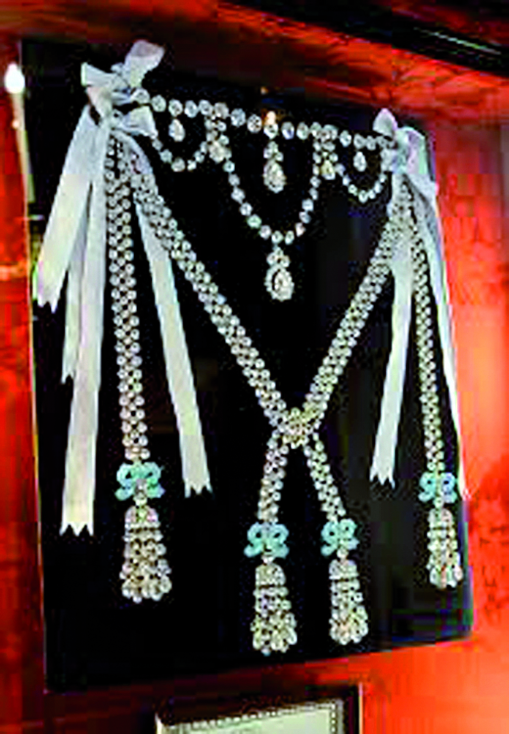 En la colección de joyas de María Antonieta, había un collar de 648 diamantes, que Luis XV había encargado para su favorita, Madame du Barry . (FOTOGRAFÍAS DE ARCHIVO)