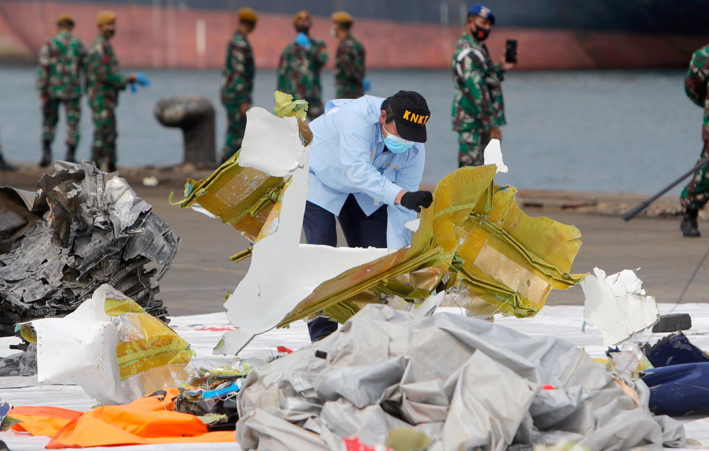 Según datos de la Red de Seguridad de la Aviación, Indonesia es el país donde volar es más peligroso en Asia tras haber sufrido 104 accidentes aéreos civiles con 2,301 víctimas mortales desde 1945. (ARCHIVO)