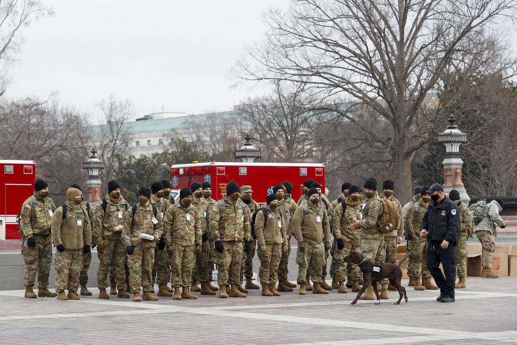 La Guardia Nacional de Estados Unidos despachará por lo menos 10,000 efectivos a Washington D.C. de aquí al sábado y probablemente después llame a otros 5,000 de otros estados, se informó el lunes. (ARCHIVO) 