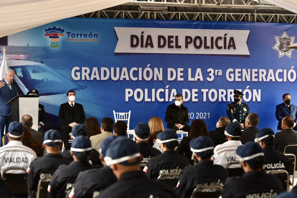 La ceremonia inició ayer en punto de las 9 a.m. y estuvo encabezada por el alcalde Jorge Zermeño y el gobernador Miguel Riquelme. (ÉRICK SOTOMAYOR)