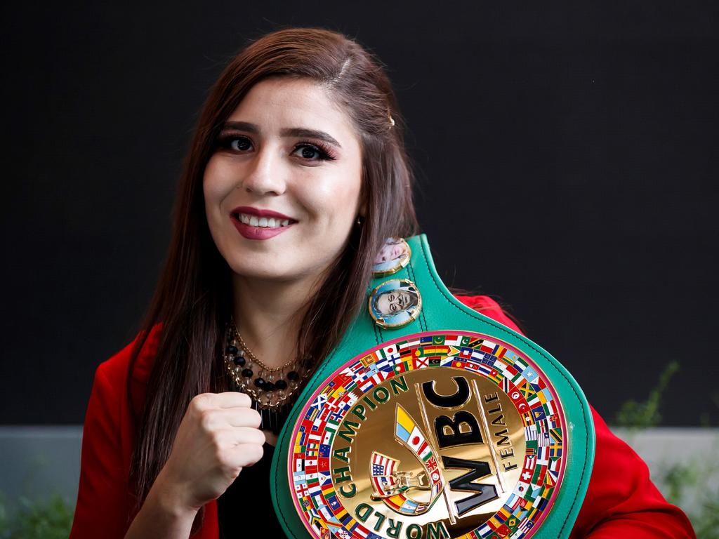 La mexicana Yamileth Mercado, campeona supergallo del Consejo Mundial de Boxeo (CMB), anunció este martes que está lista para su primera defensa, en febrero, ante una oponente aún por confirmar. (ESPECIAL) 