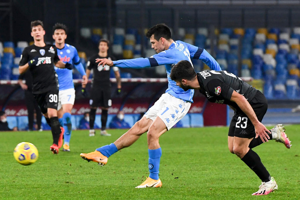 Hirving Lozano continúa demostrando su calidad en el Napoli, misma que ha hecho que sea uno de los futbolistas referentes para Gennaro Gattuso. (EFE)