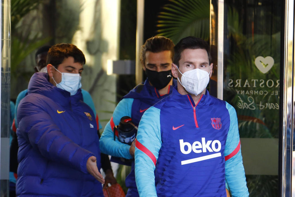 El delantero argentino Leo Messi está ausente en el once inicial del Barcelona que juega este miércoles en la primera semifinal de la Supercopa de España frente a la Real Sociedad en el Nuevo Arcángel de Córdoba. (ARCHIVO)
