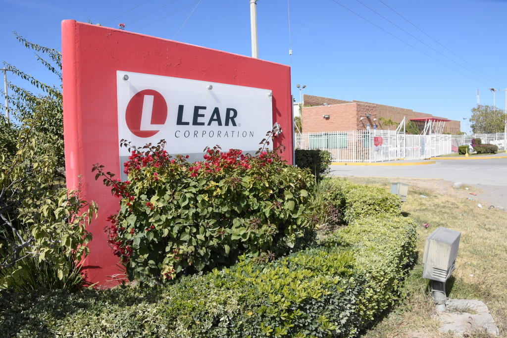  La industria de inversión norteamericana Lear Corporation planta Monclova a finales de este mes proyecta cerrar sus puertas y dejará sin empleo a 650 trabajadores, que se sumarán a los 280 despedidos de Trinity.