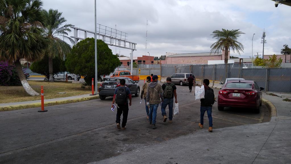 De acuerdo al director de la Casa del Migrante, Alberto Xicoténcatl, ante la posible movilización de migrantes a través de caravanas, es acertado que el Gobierno de Coahuila manifieste que habrá una atención especial.(ARCHVO)