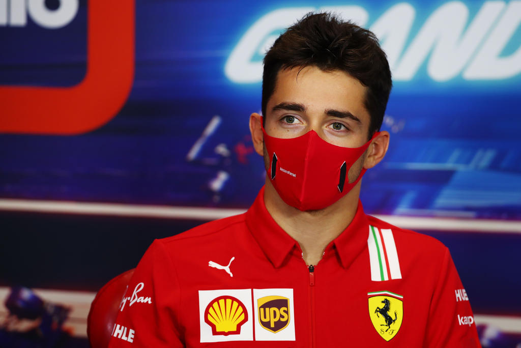 El monegaco Charles Leclerc, piloto de Fórmula Uno de la escudería Ferrari, ha dado positivo en un análisis de COVID-19, según anunciaron este jueves tanto el equipo de Maranello (Italia), como el propio afectado. (ARCHIVO)