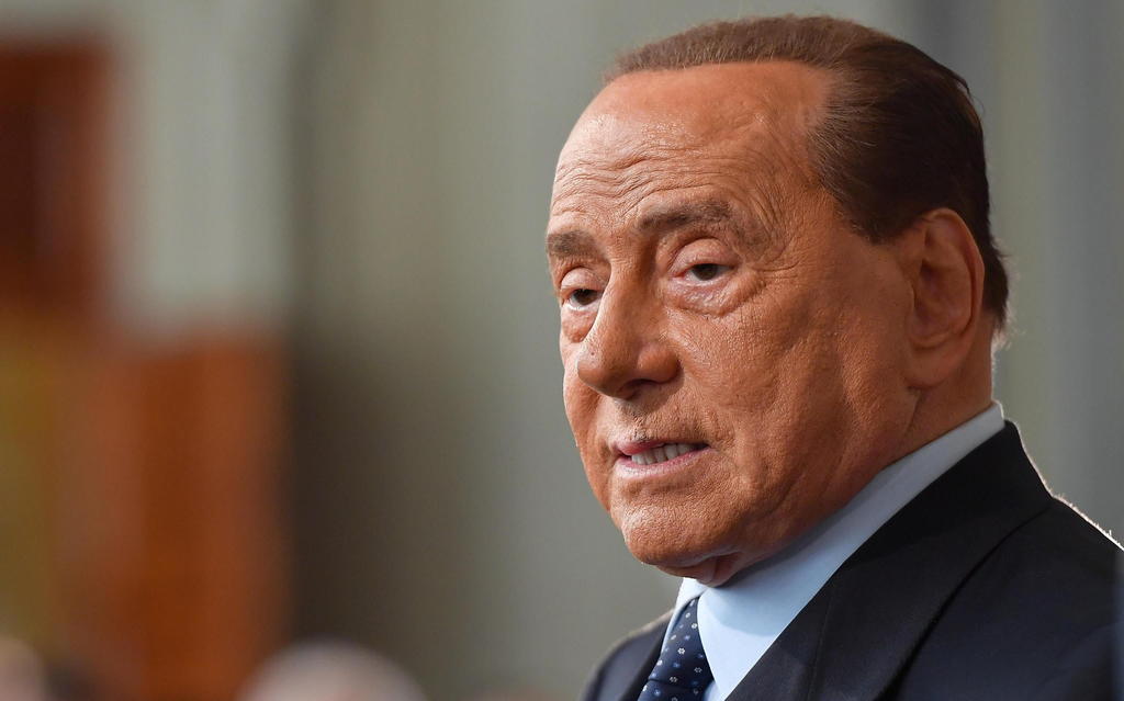 El ex primer ministro italiano Silvio Berlusconi ha tranquilizado a sus seguidores y ha dicho que se encuentra bien, tras conocerse hoy que está hospitalizado desde el lunes en Mónaco por un problema cardíaco. (EFE) 
