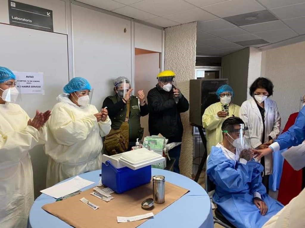 Se adelantó la aplicación de la vacunación al personal de los hospitales de San Pedro y Madero que se encuentran en las áreas COVID.