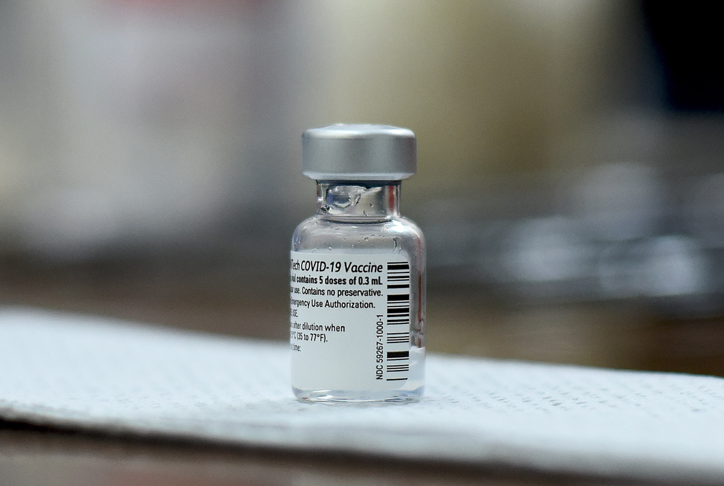 El primer cargamento de vacunas de la empresa farmacéutica Pfizer arribó al país el pasado 23 de diciembre. Coahuila fue el segundo estado en recibir las dosis. (JESÚS GALINDO)