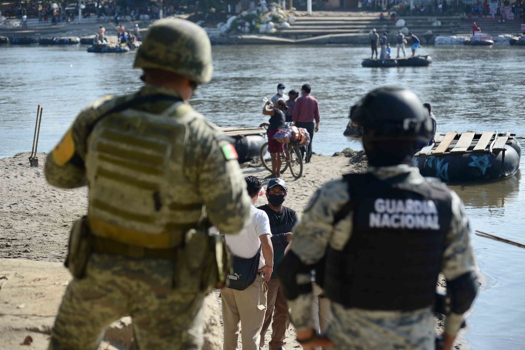 Un aproximado de 100 elementos entre personal del Instituto Nacional de Migración, Guardia Nacional y el Ejército Mexicano resguardan la frontera sur entre México y Guatemala, a orillas del Río Suchiate.