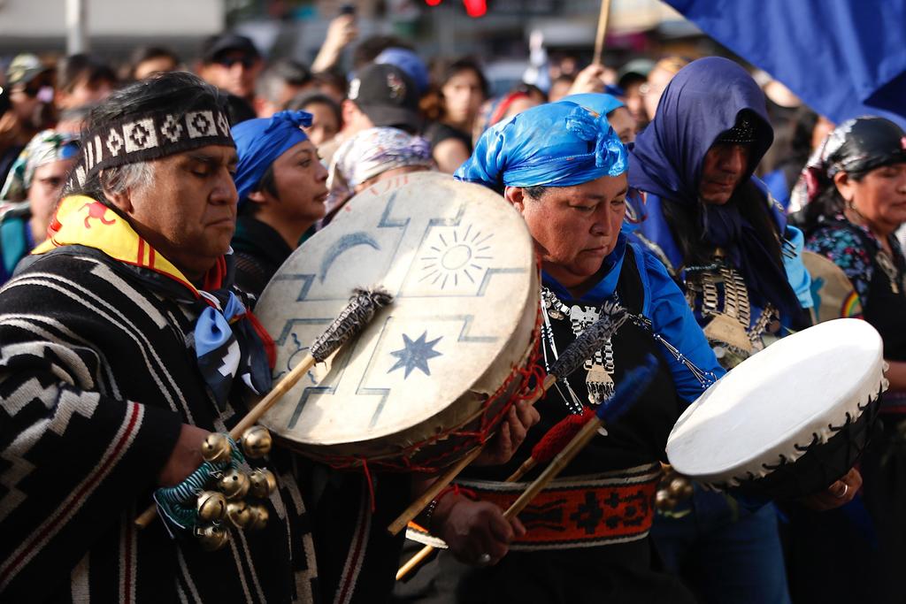 La comunidad indígena de Temucuicui, al sur de Chile, inició este lunes una reunión llamada 'Lef Trawun' o 'conversación urgente', instancia que reúne a los máximos dirigentes del pueblo mapuche para abordar el masivo allanamiento policial ocurrido el pasado 7 de enero. (ARCHIVO) 