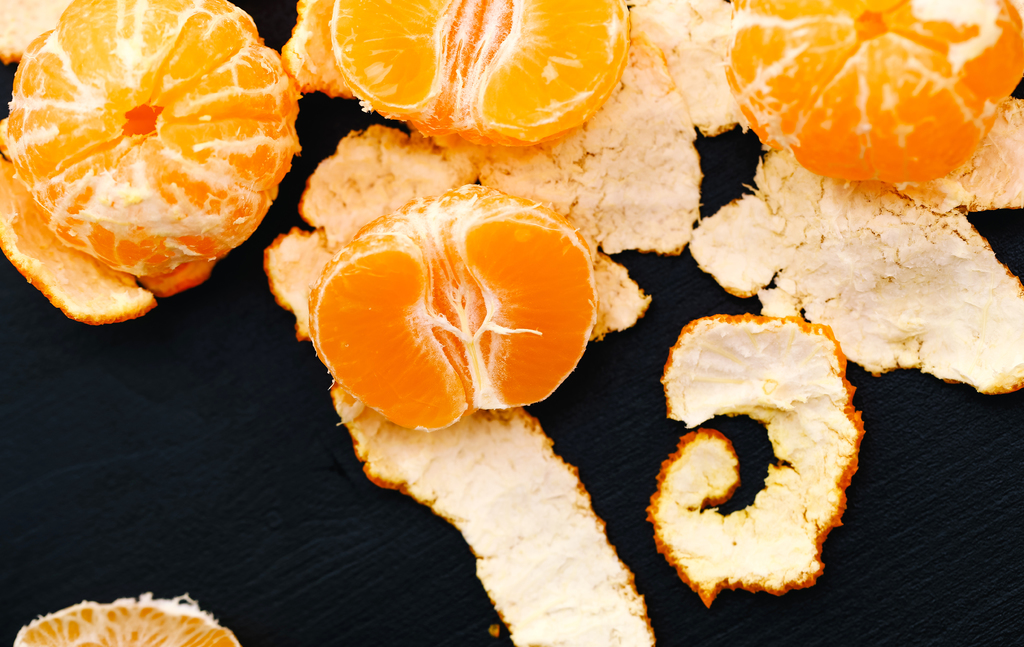 Con este sencillo truco, pelarás tu mandarina en poco tiempo y podrás comerte la pulpa sin ensuciarte. (ARCHIVO)