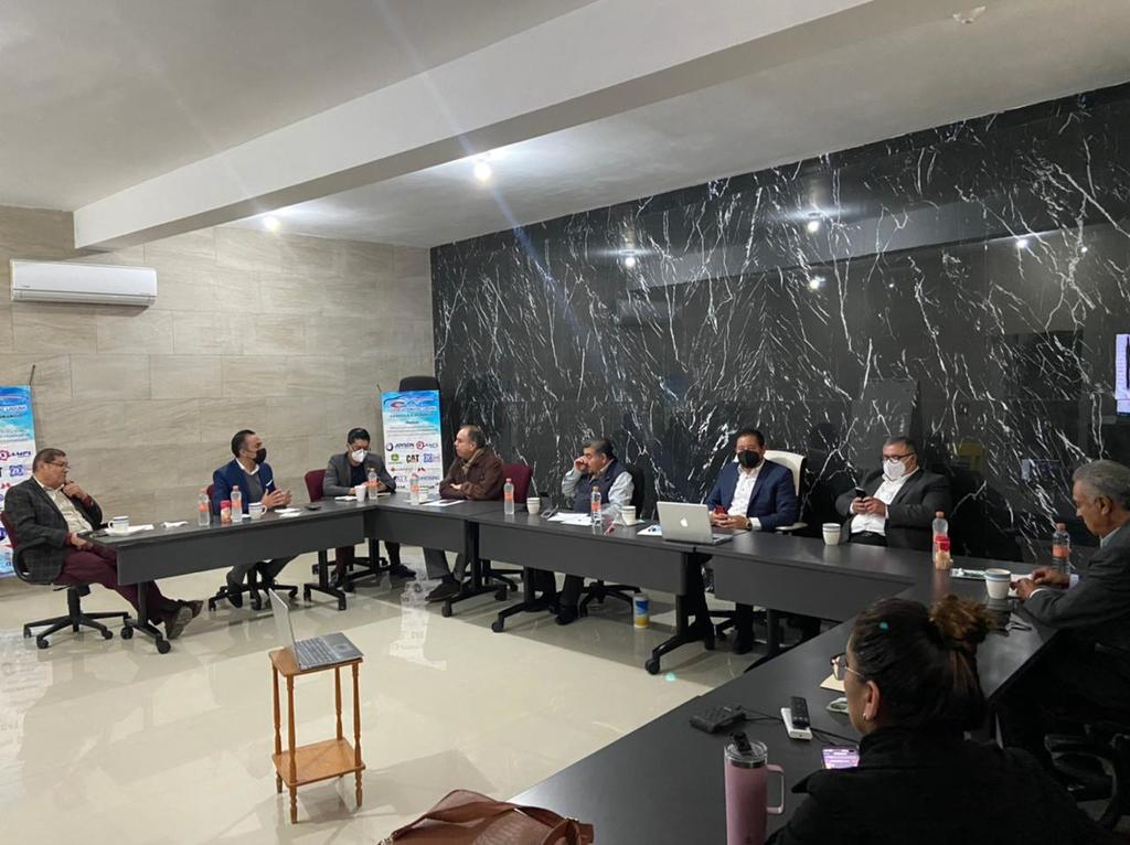 El Consejo Lagunero de la Iniciativa Privada sostuvo una reunión con el secretario del Ayuntamiento, Sergio Lara Galván. (EL SIGLO DE TORREÓN)