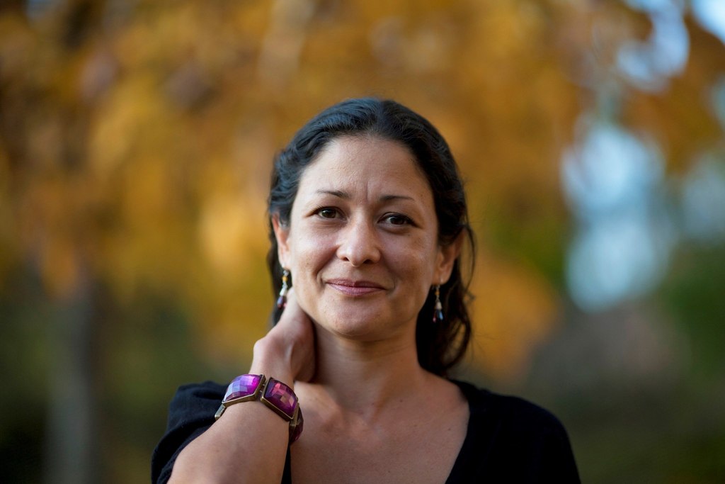 Premiada. Con su obra Los abismos, la autora muestra el mundo de los adultos desde la voz de una niña.