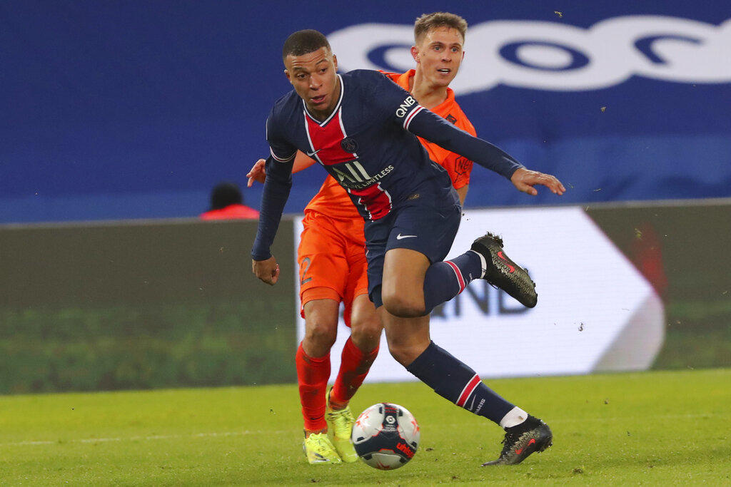 El París Saint-Germain hizo valer la pegada de la tripleta que conforman Kylian Mbappé, autor de un doblete, el brasileño Neymar y el argentino Muaro Icardi para ratificarse en el liderato de la Liga francesa, tras imponerse este viernes por un contundente 4-0 al Montpellier. (AGENCIAS / AP) 