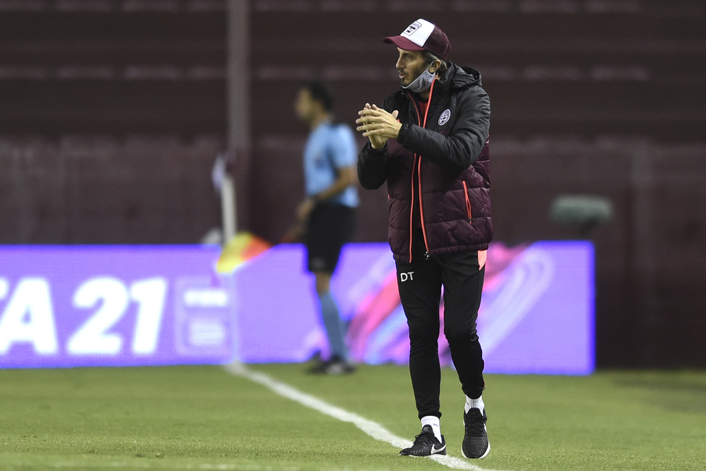 Luis Zubeldía, extécnico de Santos Laguna, buscará hoy el título de la Copa Sudamericana con el Lanús, que se enfrenta a Defensa y Justicia. (AP)