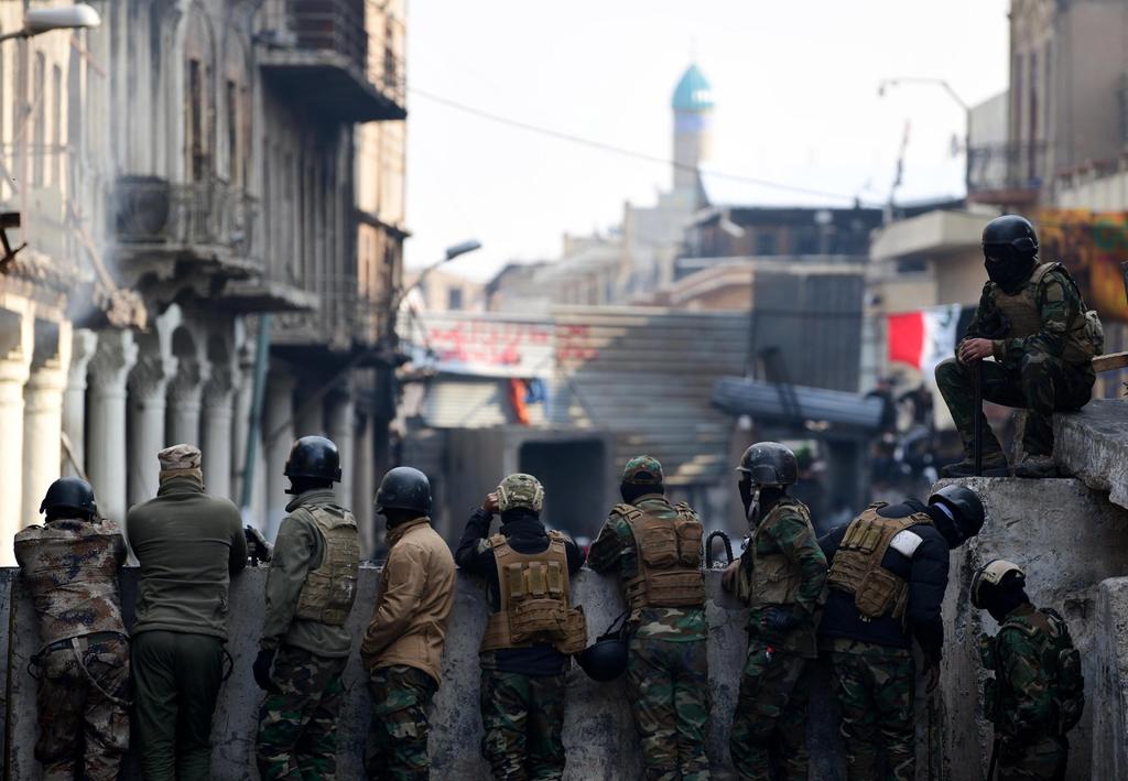 Las fuerzas de seguridad iraquíes y la coalición internacional que las apoya en su lucha contra el Estado Islámico (EI) han intensificado su ofensiva contra este grupo yihadista tras el atentado suicida del jueves en Bagdad con una operación que este sábado dejó siete de sus miembros muertos y tres detenidos. (ARCHIVO)
