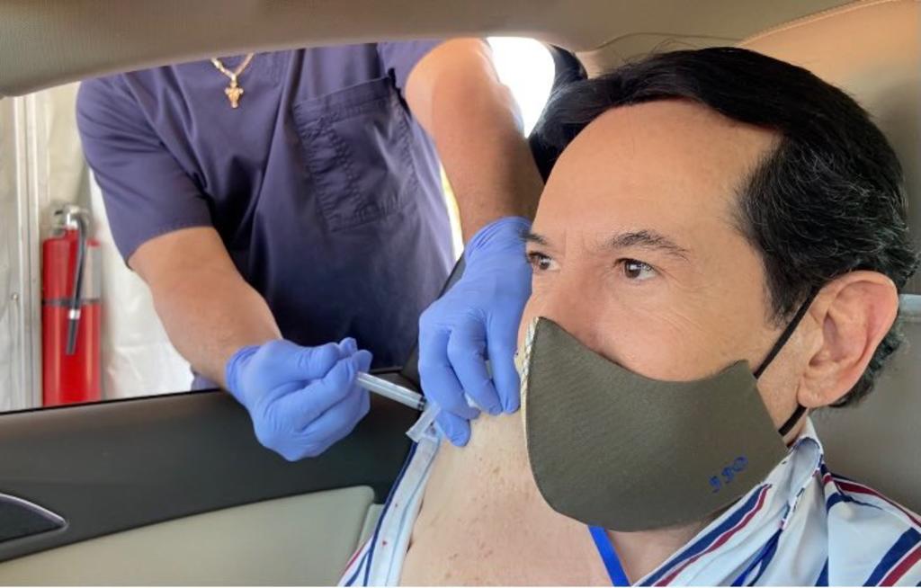 El periodista de espectáculos, Juan José Origel, mejor conocido como “Pepillo', compartió en sus redes sociales que ya se vacunó contra el COVID-19. (ESPECIAL)
