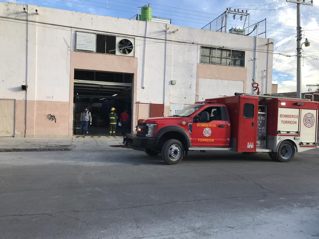 Elementos del departamento de Bomberos de la Central Colón, acudieron al lugar a bordo de una máquina de ataque rápido y de un camión cisterna.
(EL SIGLO DE TORREÓN)