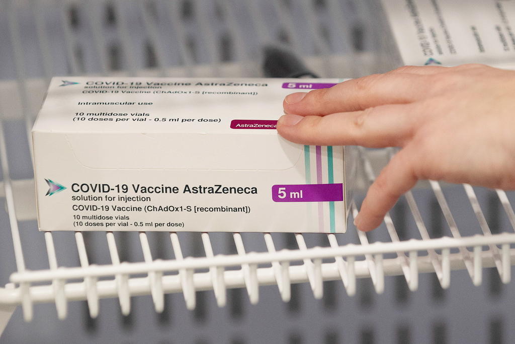 Chile avaló el miércoles el uso de la vacuna del laboratorio europeo Oxford-AstraZeneca, la cual es la tercera que se aprueba con carácter de emergencia para combatir el COVID-19 en el país sudamericano. (ARCHIVO) 