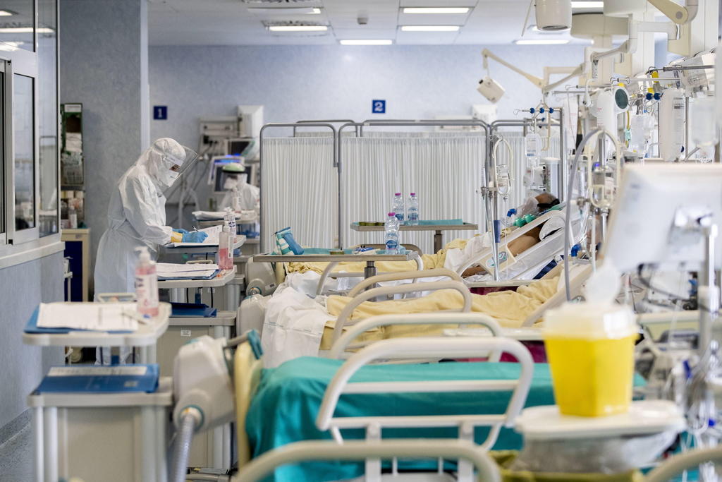 Italia registró 15,204 nuevos contagios de coronavirus y 467 muertos en las últimas veinticuatro horas, según confirmó hoy el Ministerio de Sanidad, lo que supone el mayor aumento de los últimos 10 días pero con un alto número de pruebas. (EFE) 
